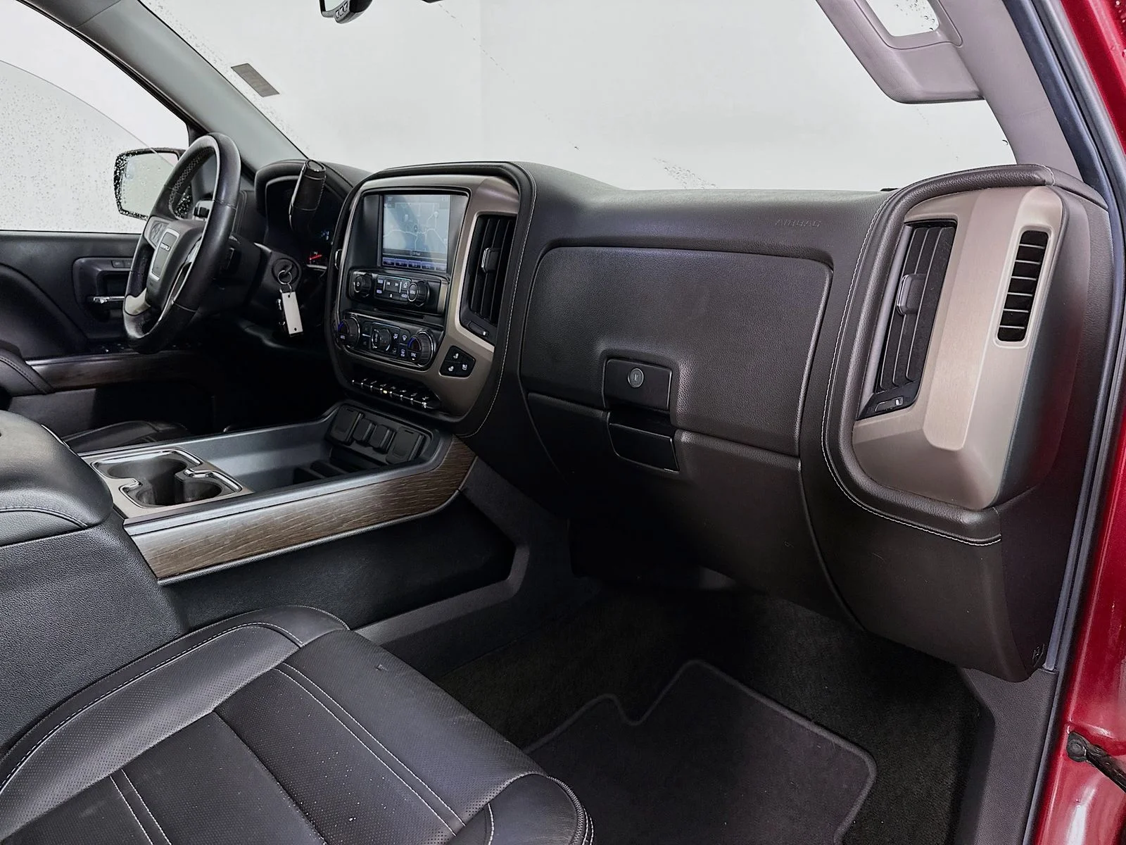 Used 2018 Red Quartz Tintcoat GMC Denali image 31