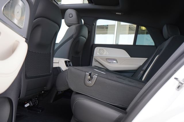 New 2026 MANUFAKTUR Moonlight White Metallic Mercedes-Benz AMG® GLE 53 4MATIC+ Coupe image 38