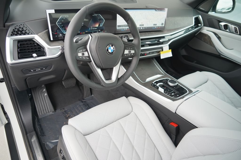 New 2026 Alpine White BMW sDrive40i image 11