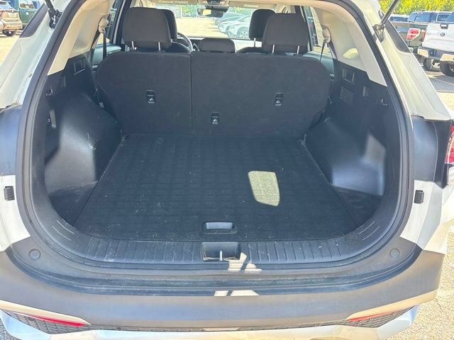 Used 2023 Snow White Pearl Kia LX image 9
