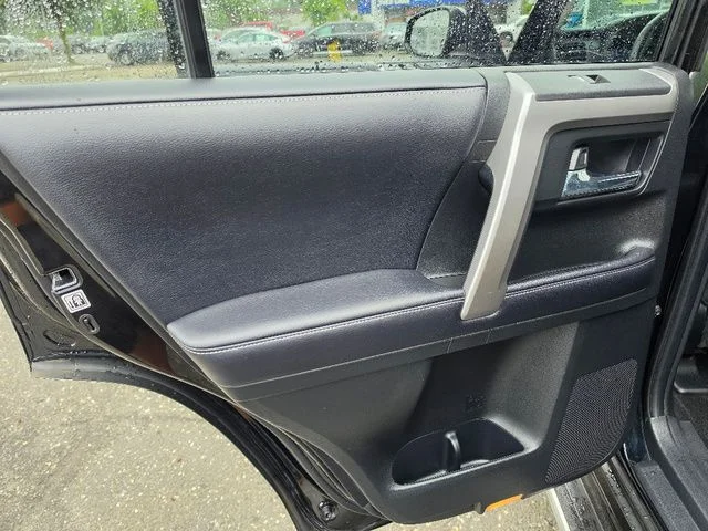 Used 2018 Midnight Black Metallic Toyota SR5 image 23