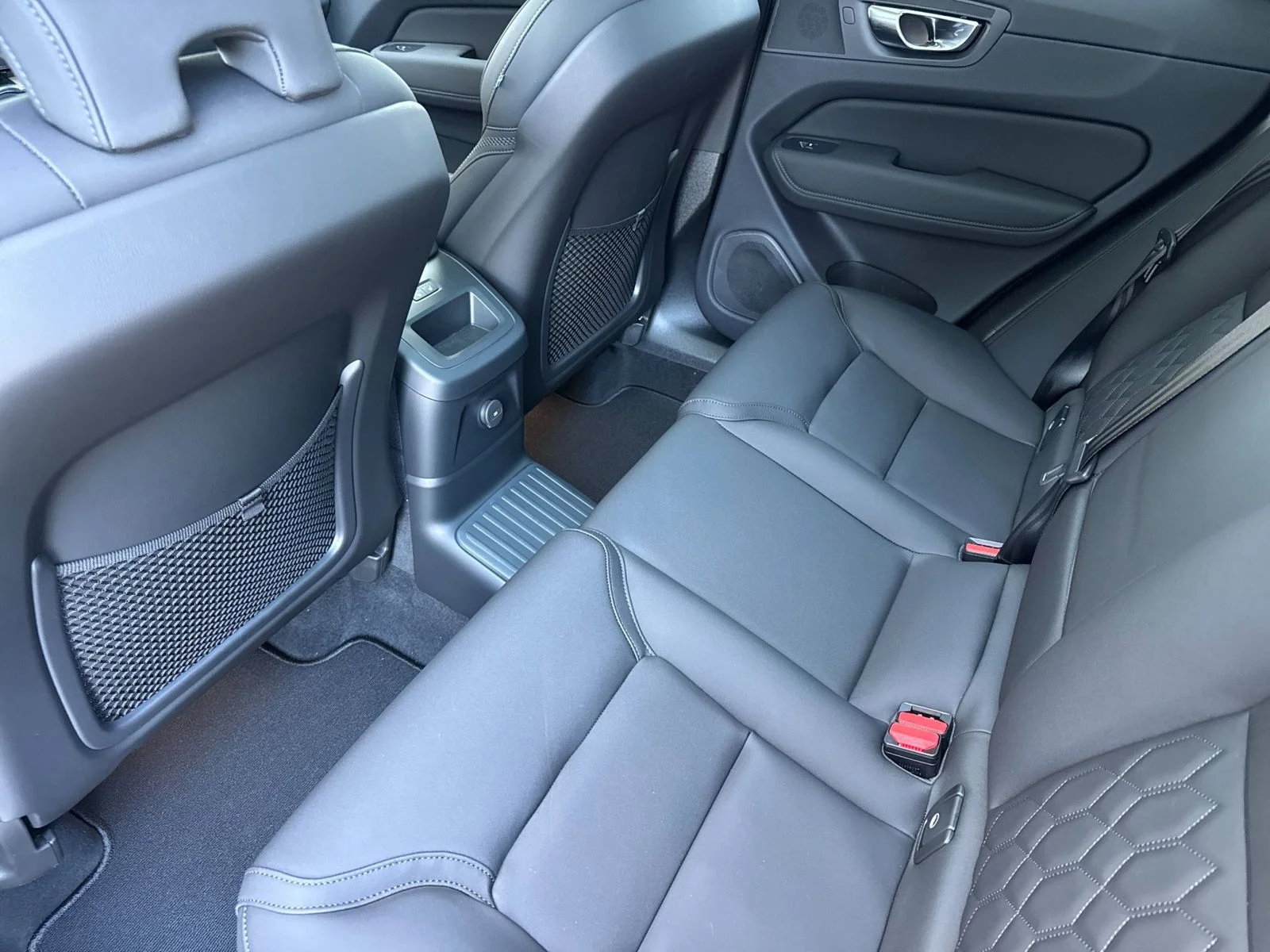 New 2026  Volvo T8 Plus image 4