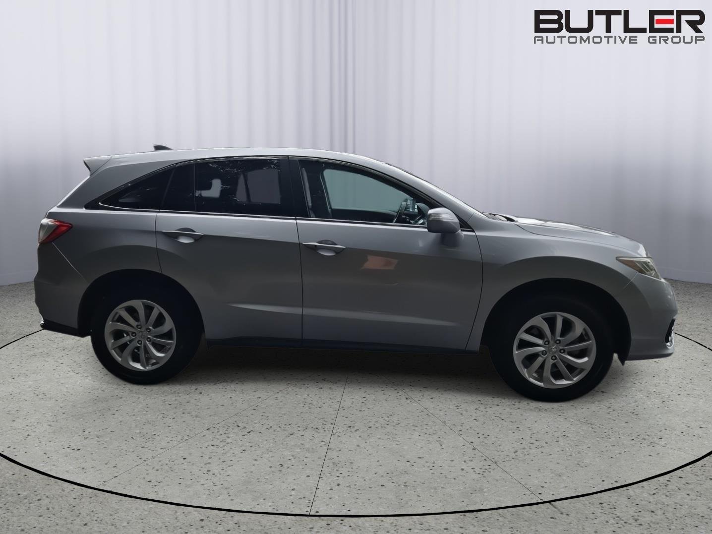 Used 2017 Lunar Silver Metallic Acura w/Technology Pkg image 3