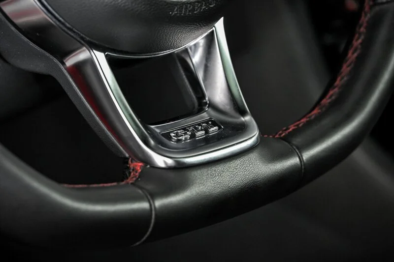 Used 2020 Tornado Red Volkswagen SE image 30