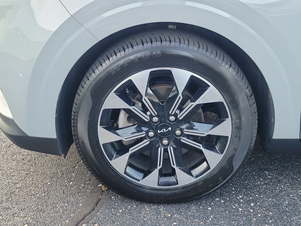 Certified Used 2024 Ceramic Silver Kia EX image 29