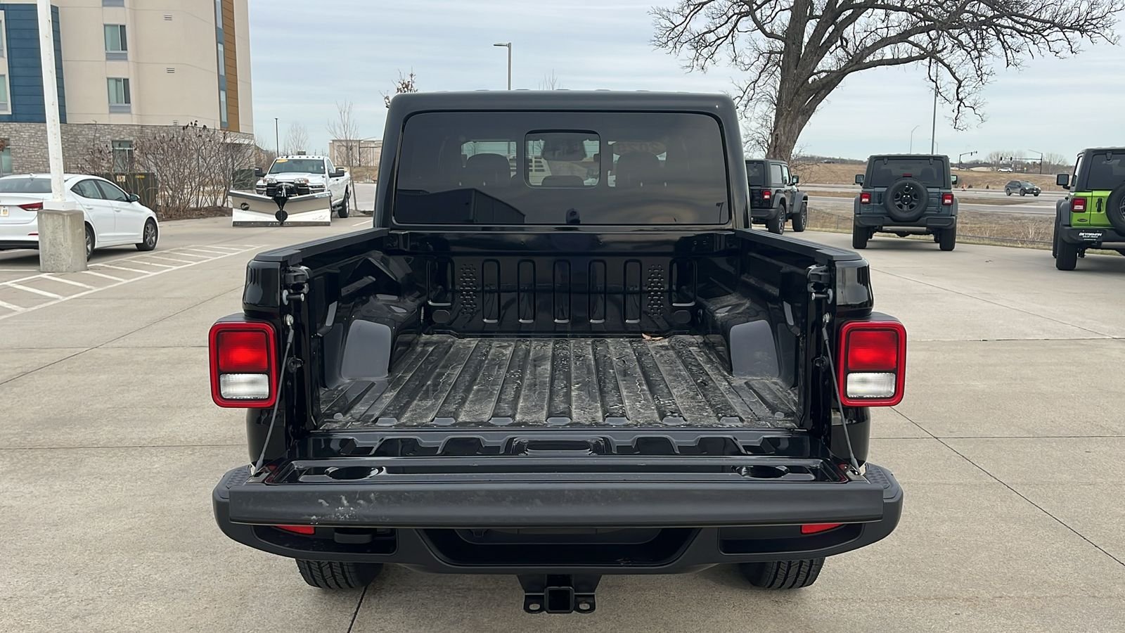 New 2026 Black Clear-Coat Exterior Paint Jeep Sahara image 11