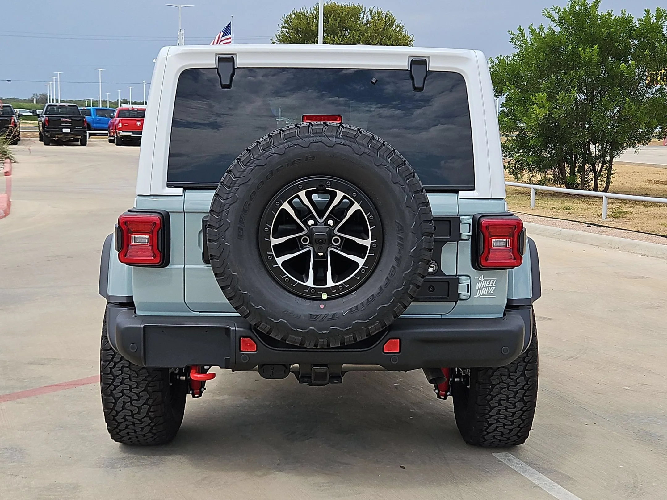 New 2026 Earl Clearcoat Jeep Rubicon X image 4