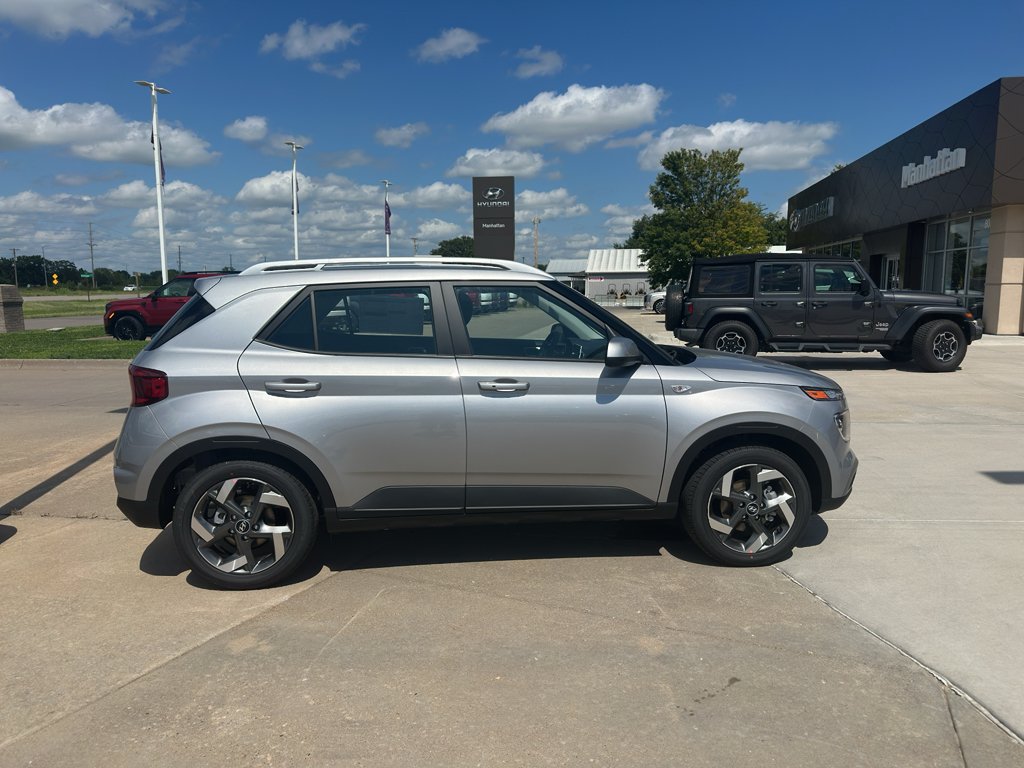 New 2026 Shimmering Silver Hyundai SEL image 7