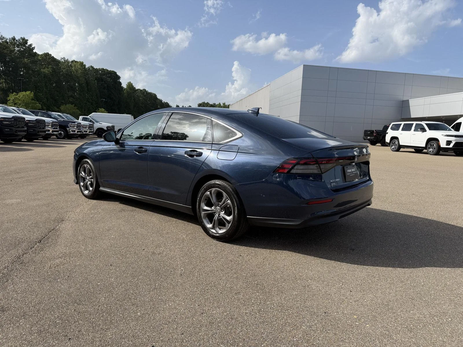 Used 2024 Canyon River Blue Metallic Honda EX image 4