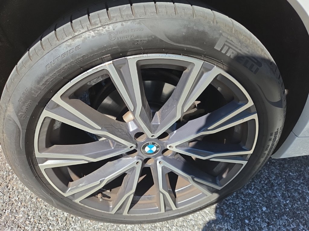 Used 2021 Alpine White BMW xDrive40i image 10