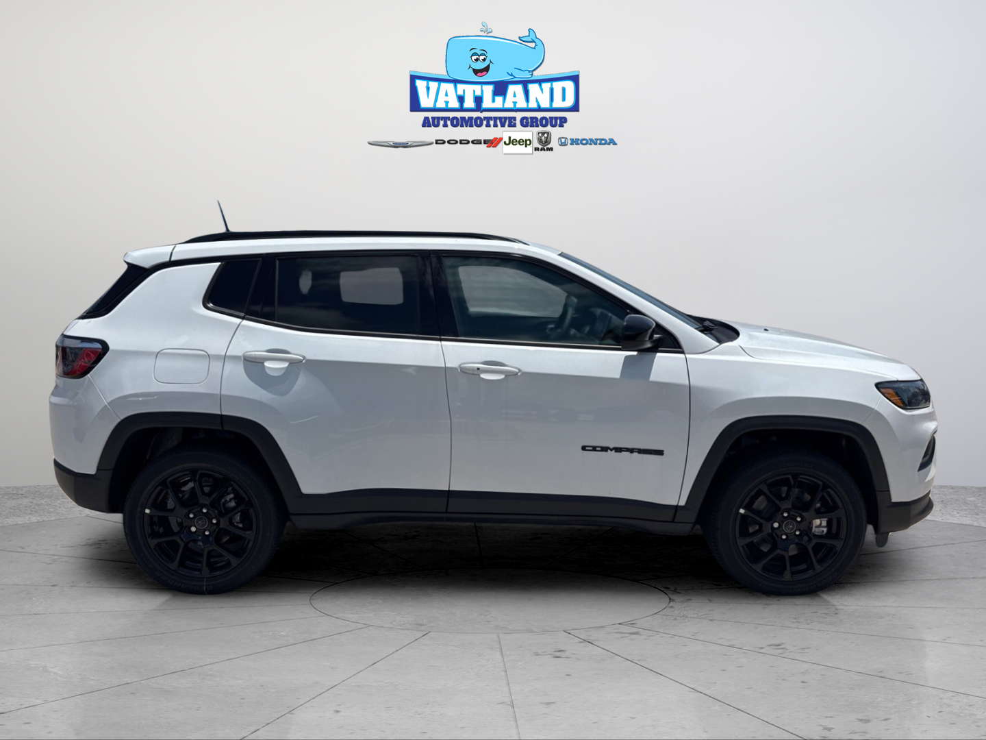 New 2026 Bright White Clearcoat Jeep Latitude image 11