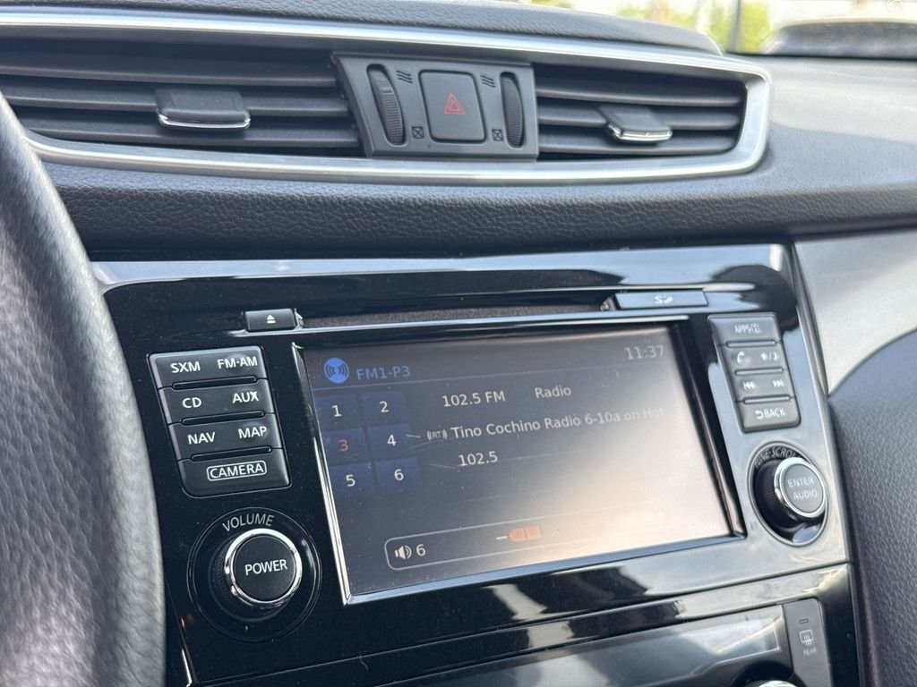 Used 2016 Gray Nissan SV image 16