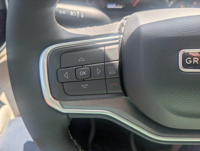New 2026 Silver-Zynith Exterior Paint Jeep Limited Altitude image 21