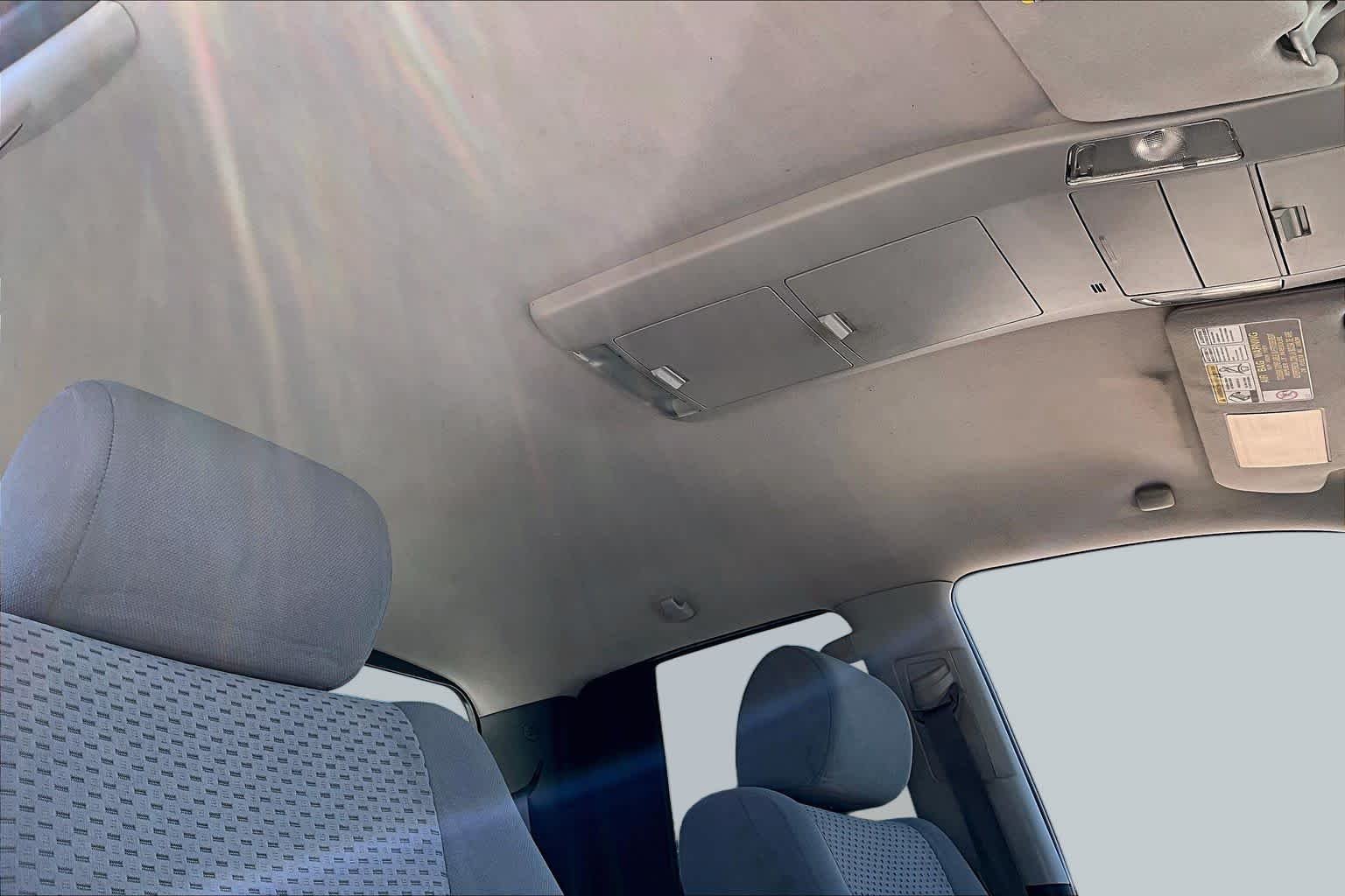Used 2007 Super White Toyota SR5 image 13