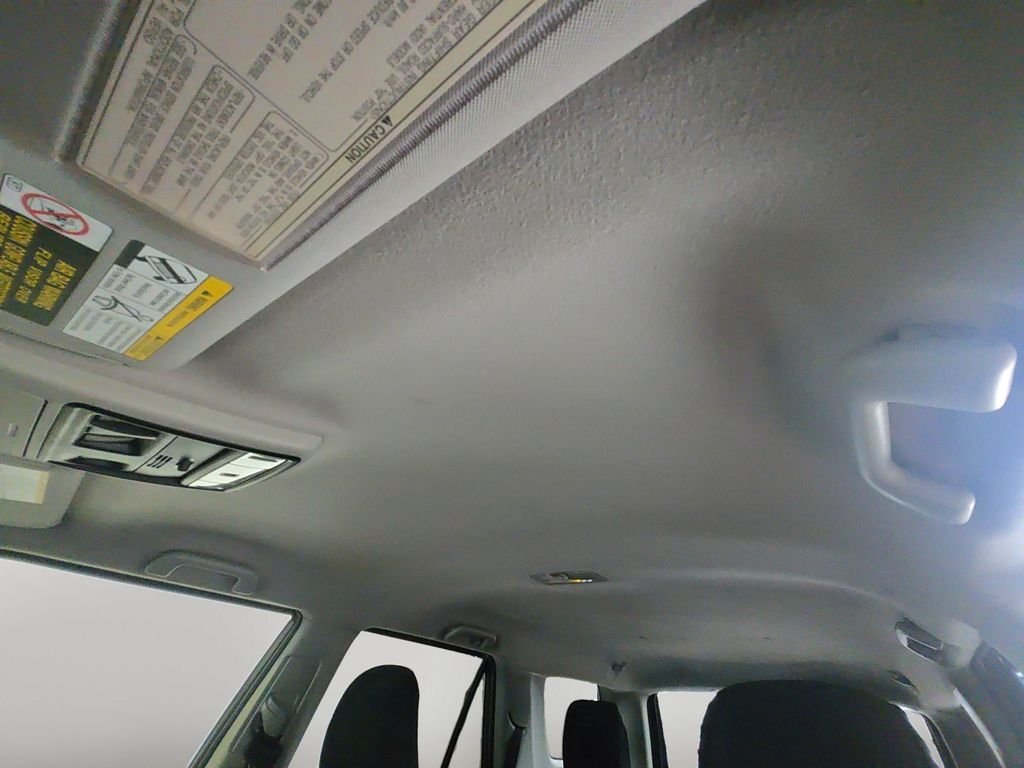 Used 2018 Gray Toyota SR5 image 12