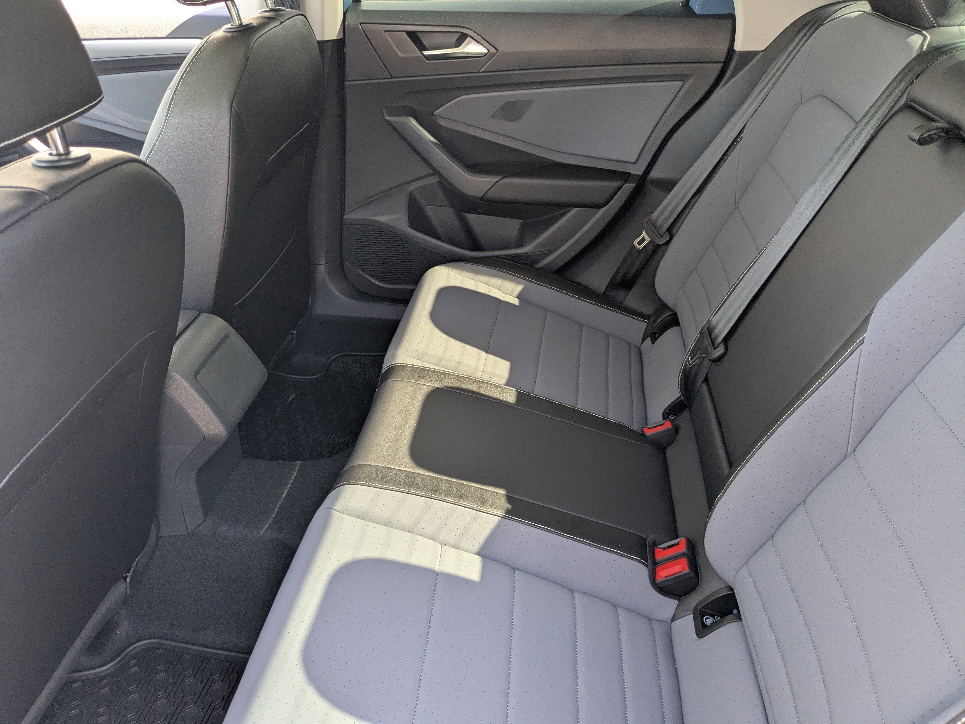2026 Volkswagen Jetta SE - Photo 13
