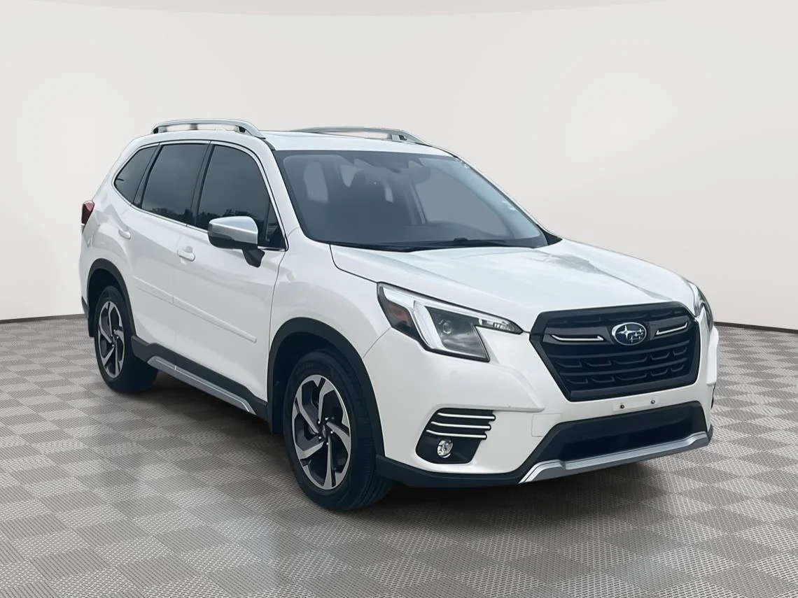 2022 Subaru Forester Touring's photo