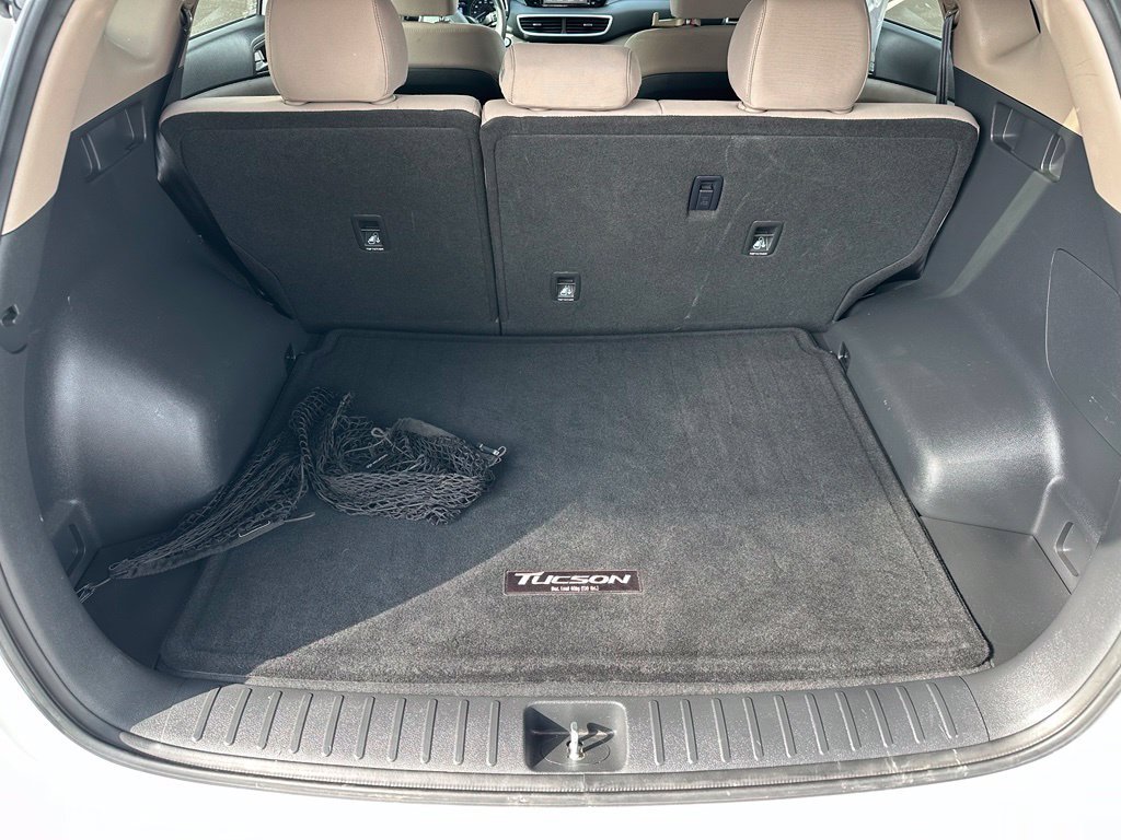Used 2019 White Hyundai Value image 17