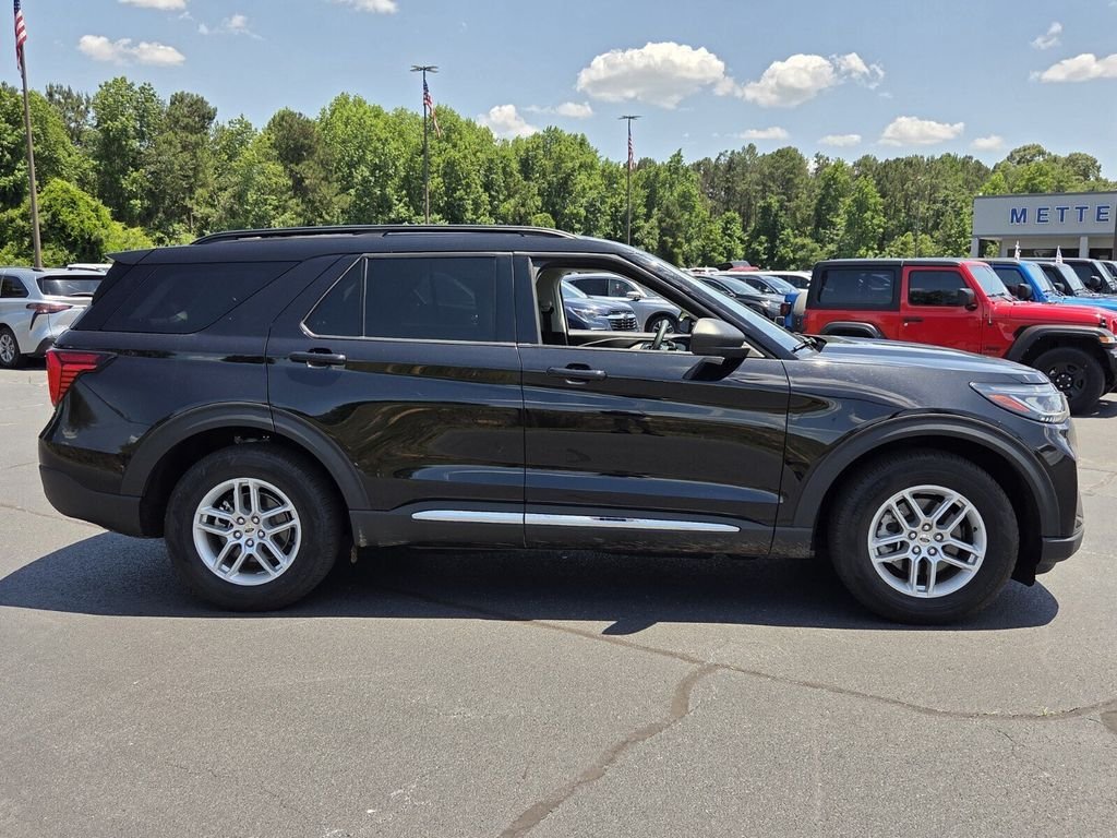 Used 2025 Black Ford Active image 15