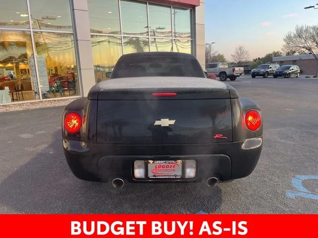Used 2005 Black Chevrolet Base image 28