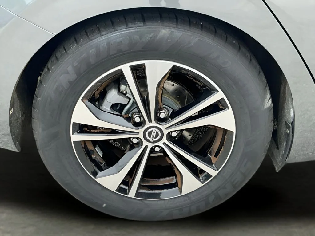 Used 2022 Gray Nissan SV image 12