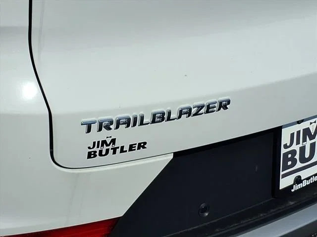 New 2026 Summit White Chevrolet LT image 28