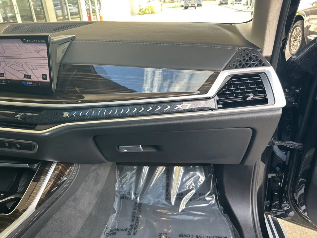 Used 2024 Black BMW xDrive40i image 31