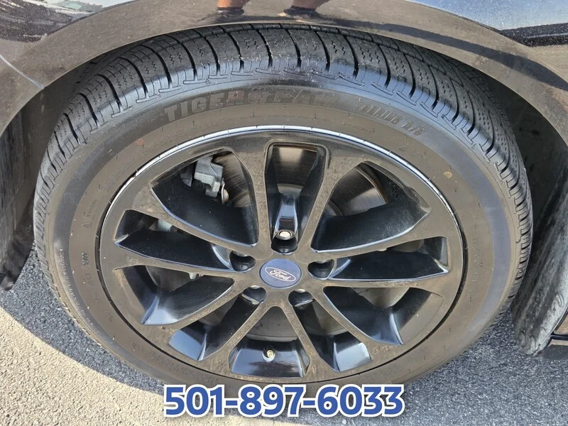 Used 2019 Black FORD SE FWD image 16