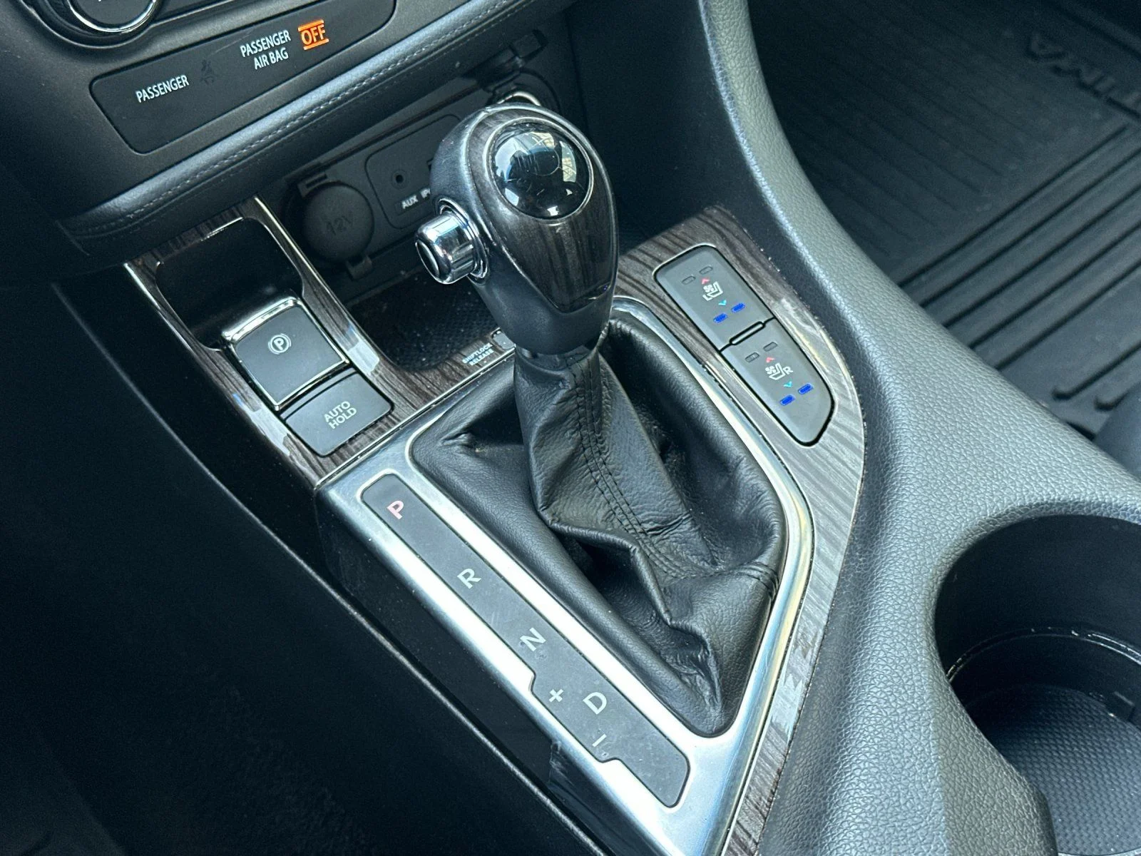 Used 2013 Ebony Black Kia SX image 19