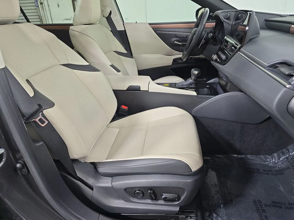 Used 2025 Gray Lexus 350 image 27