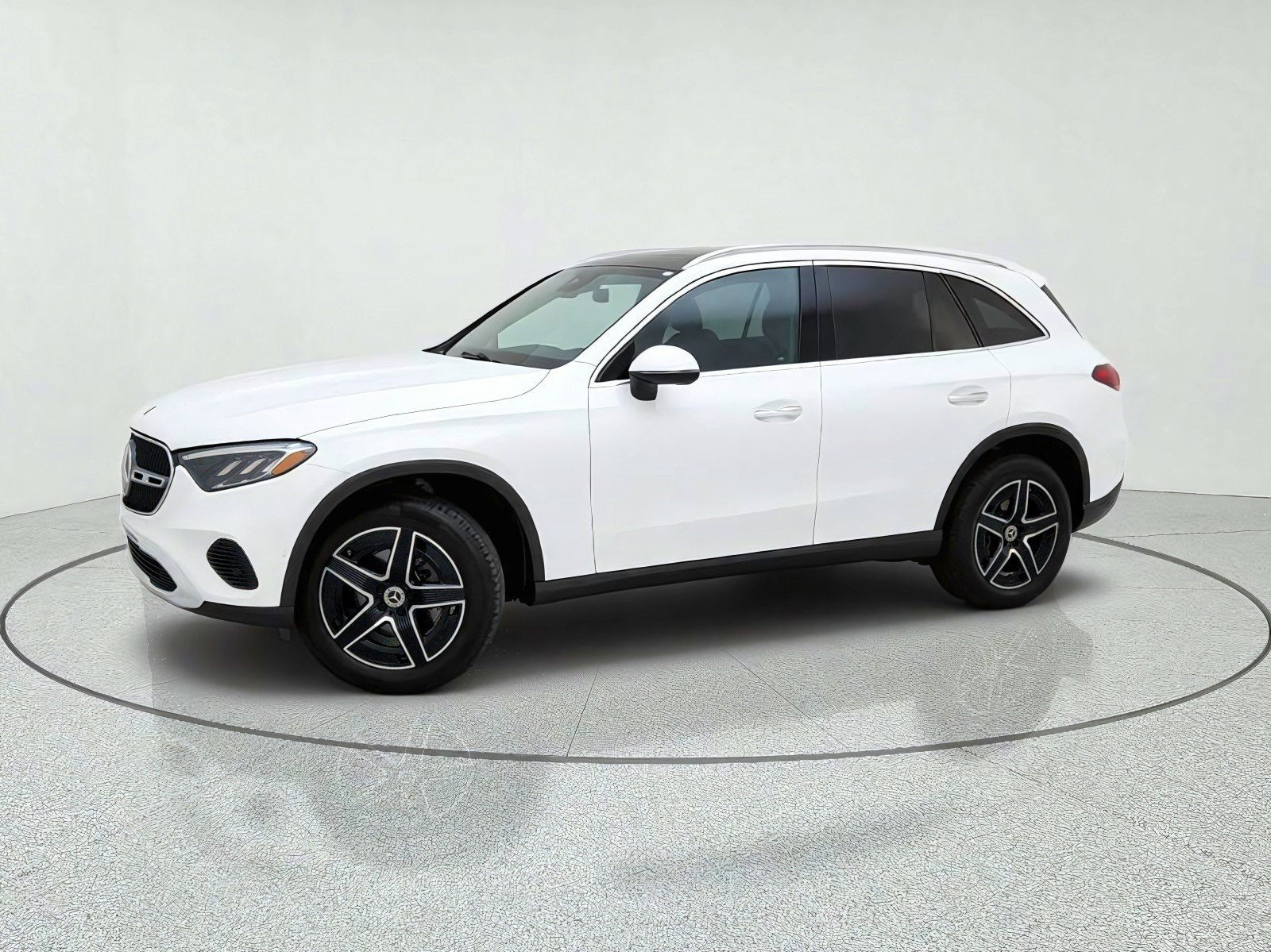 Certified Used 2026 Polar White Mercedes-Benz GLC 300 image 15