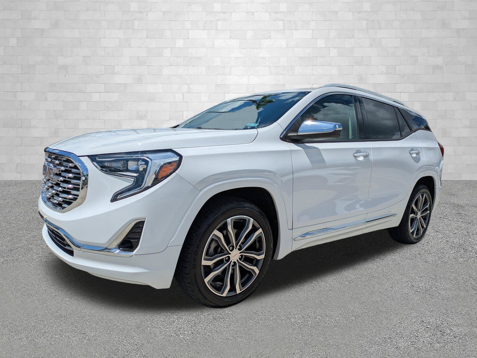 Used 2018 Summit White GMC DENALI image 5