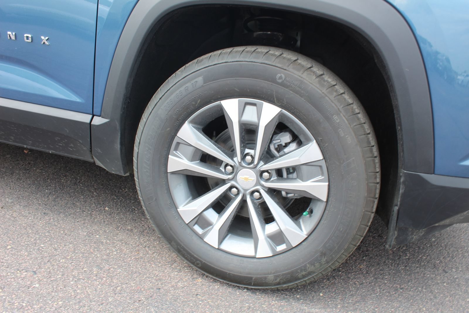 New 2027 Lakeshore Blue Metallic Chevrolet LT image 8