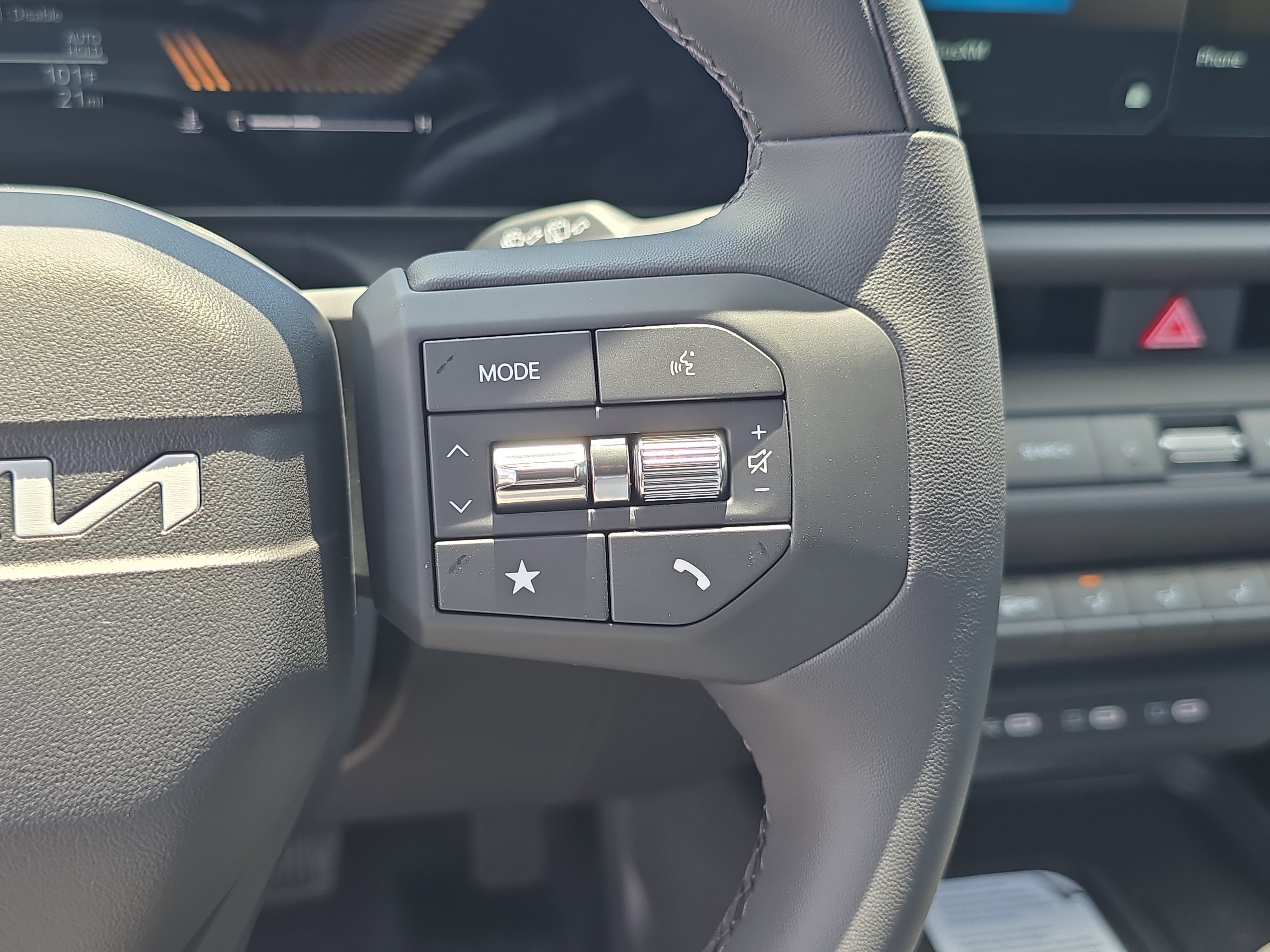 New 2027 Frost Blue / Black Roof Kia X-Line S image 30