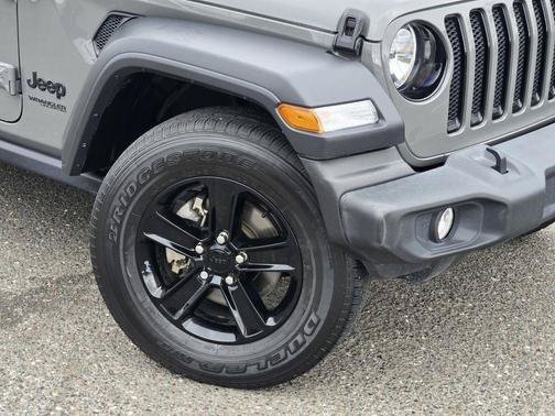 Used 2021 Gray Jeep Unlimited Sport Altitude image 9