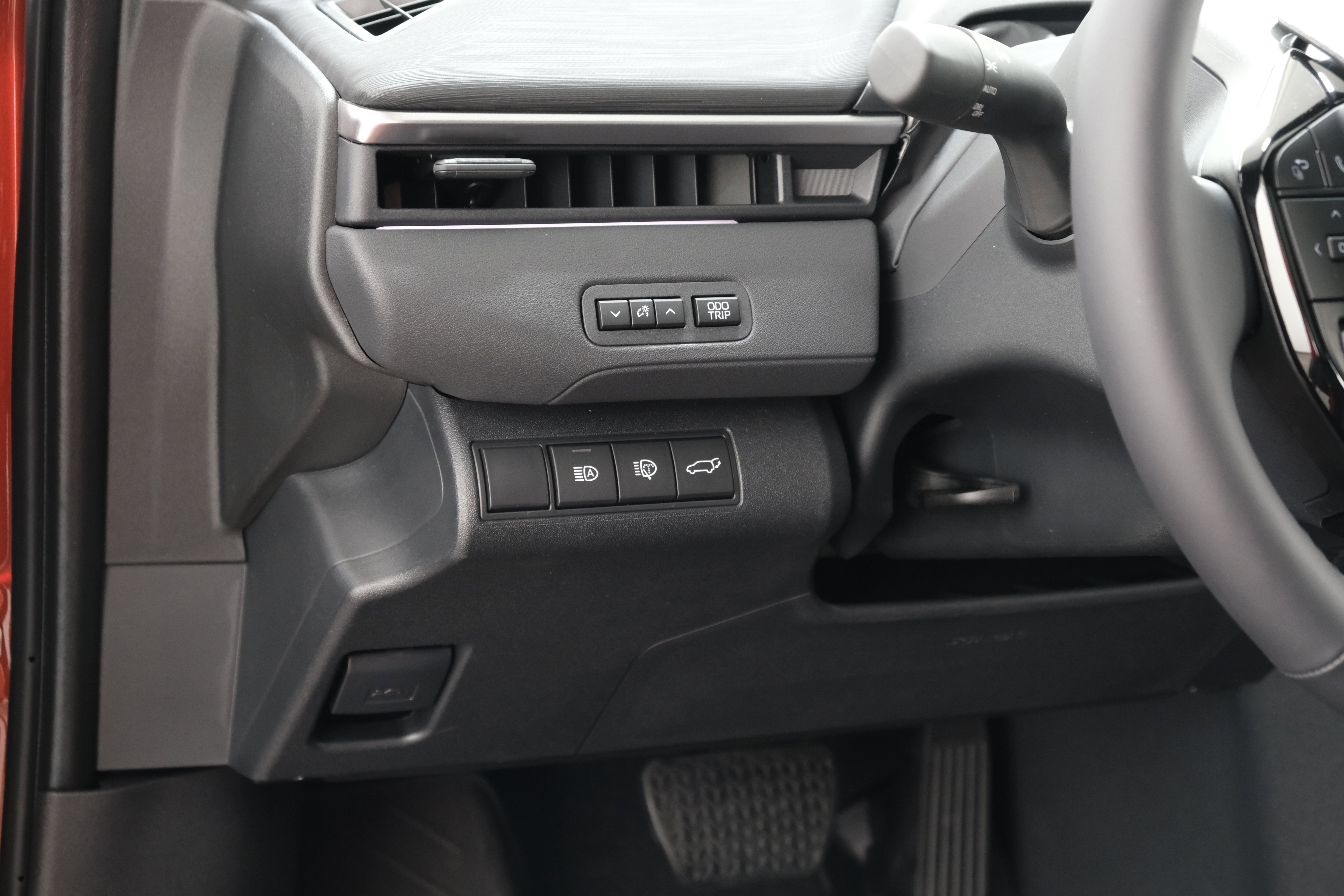 2026 Toyota C-HR XSE - Photo 28