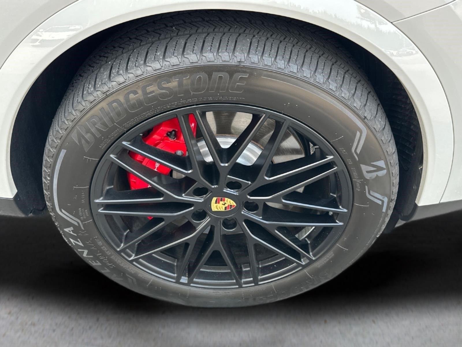 Used 2024 Chalk Porsche S image 11