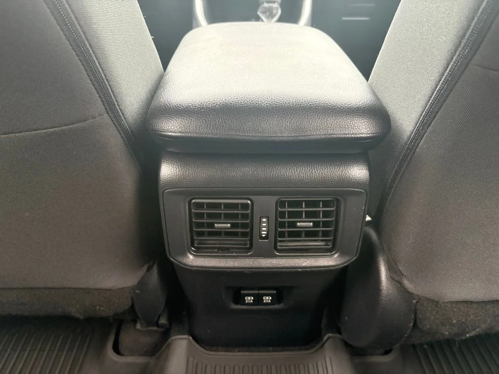Used 2021 Silver Toyota XLE image 15