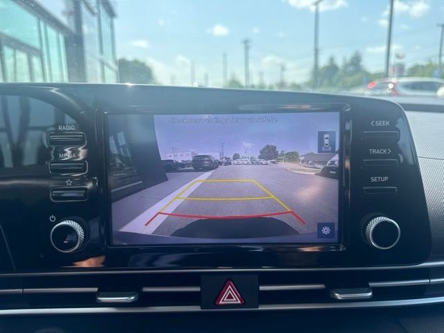 Used 2022 Shimmering Silver Pearl Hyundai SEL image 16