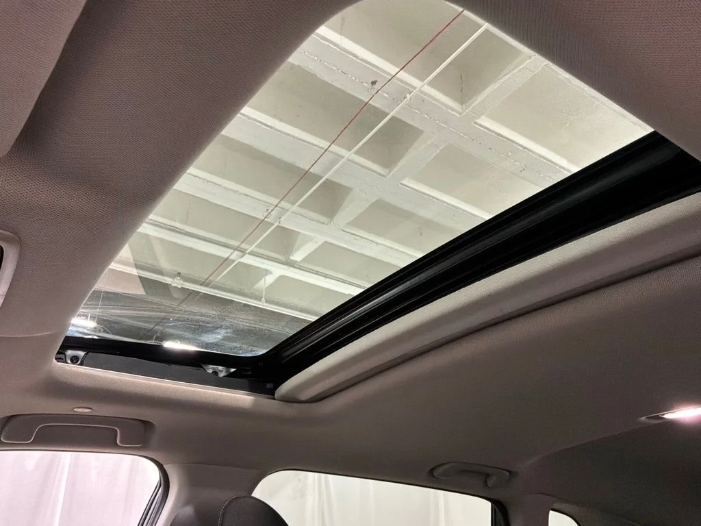 Used 2025  Honda EX image 19