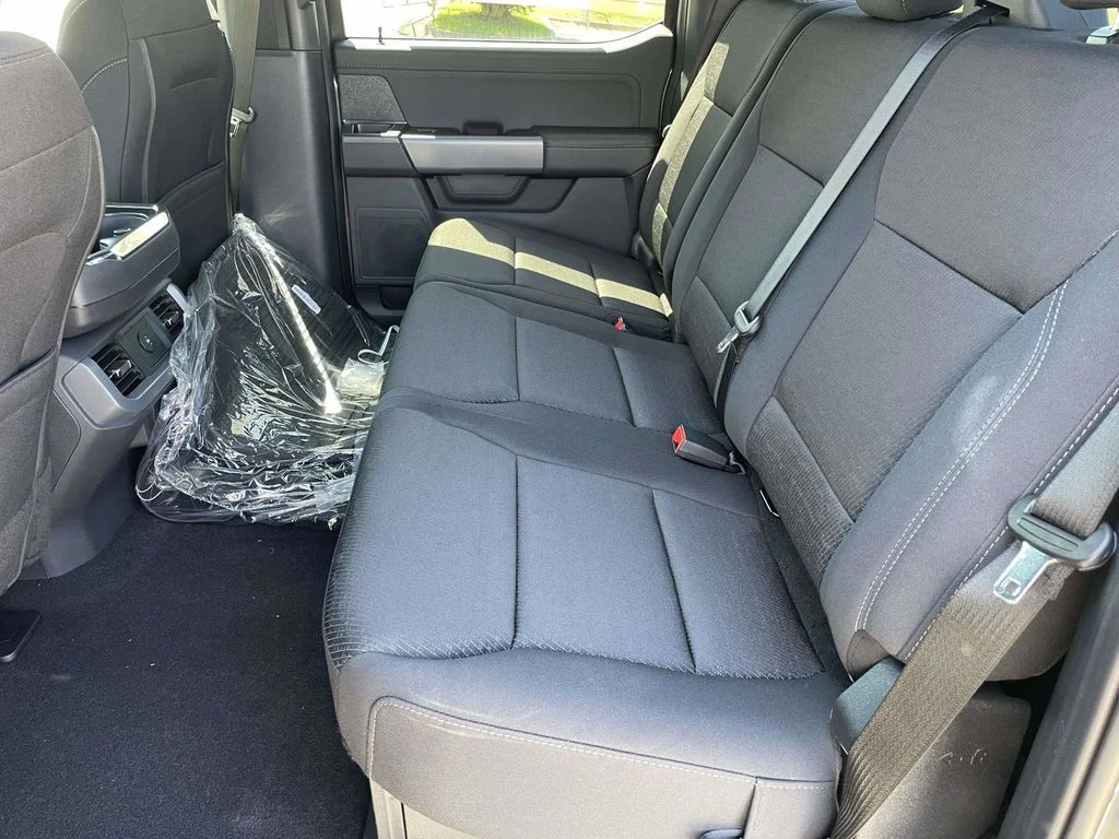 New 2026 Carbonized Gray Metallic Ford XLT image 12