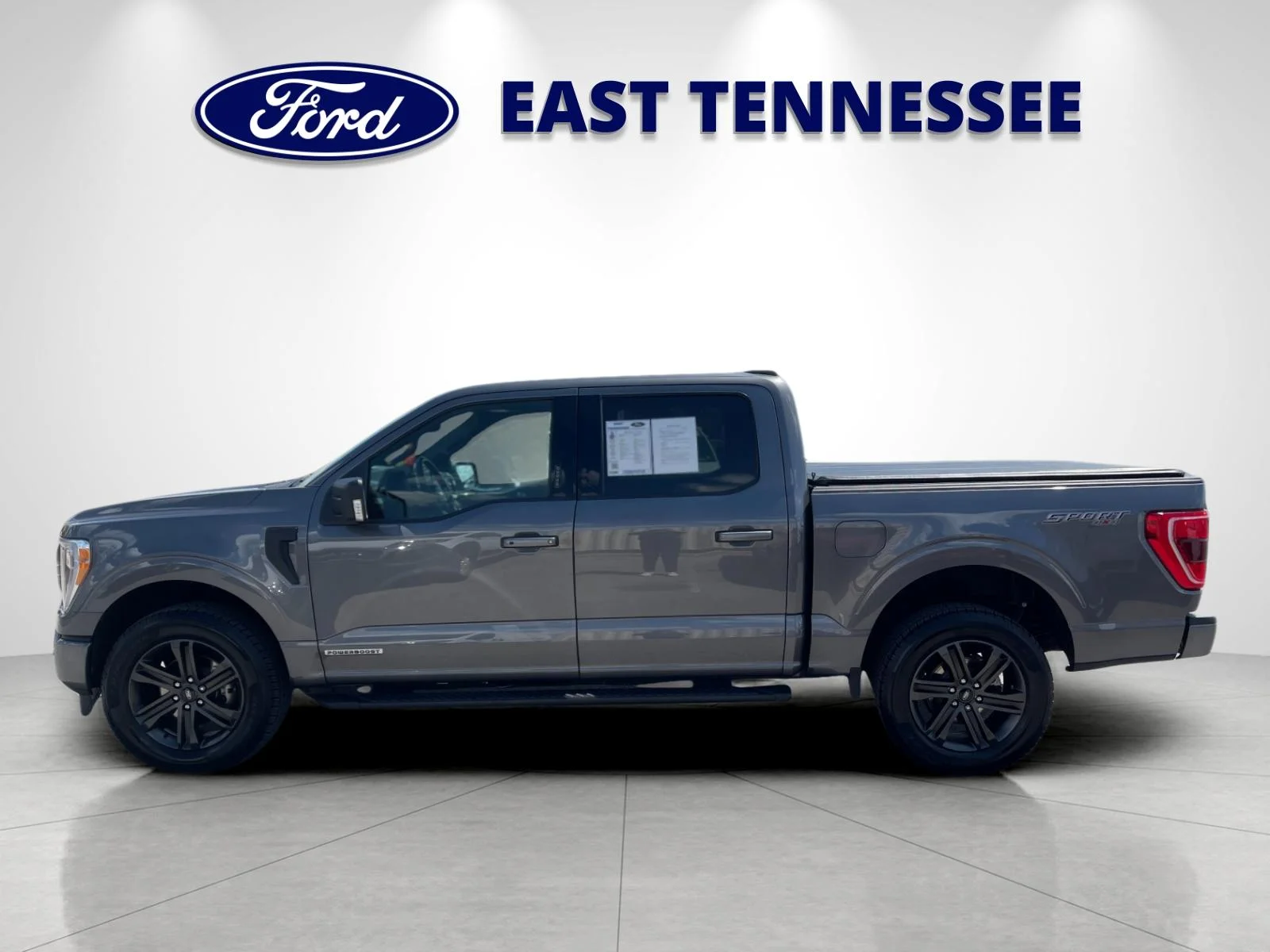 Used 2022 Gray Ford XLT image 6
