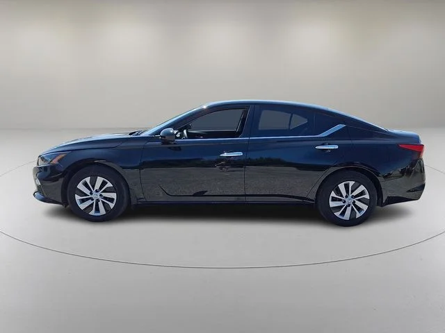 Used 2022 Black Nissan 2.5 S image 6