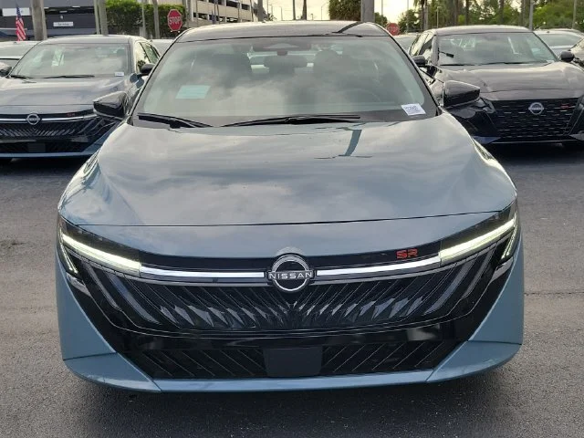 New 2027 Atlantic Gray Metallic / Super Black Two-tone Nissan SR image 2