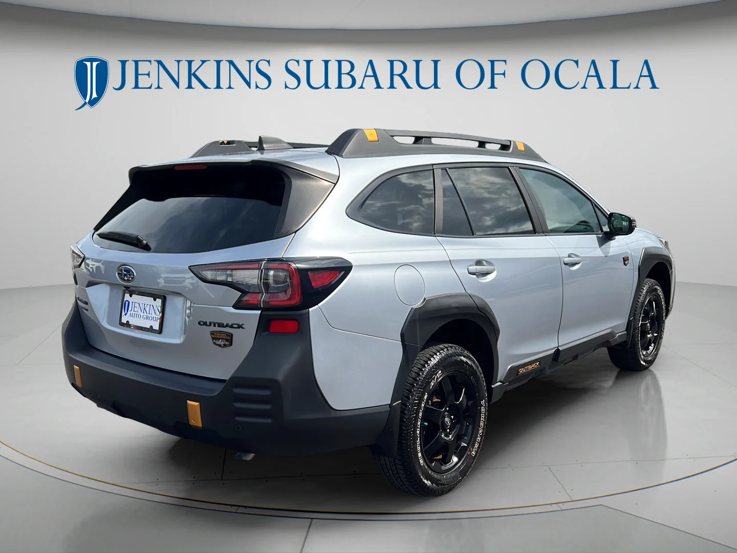 Used 2022 Ice Silver Metallic Subaru Wilderness image 3