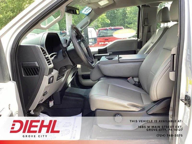 Used 2019 White Ford XL image 22