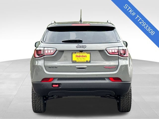 New 2026 Sting-Gray Clear-Coat Exterior Paint Jeep Trailhawk image 5