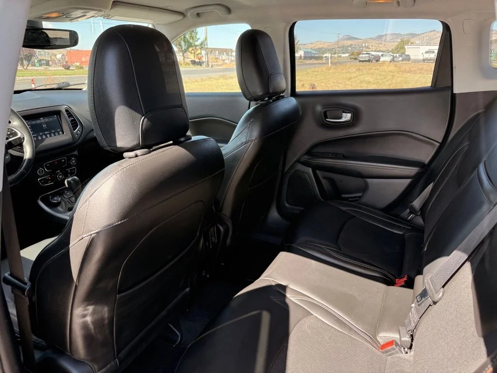 Used 2018 Diamond Black Jeep Latitude image 16