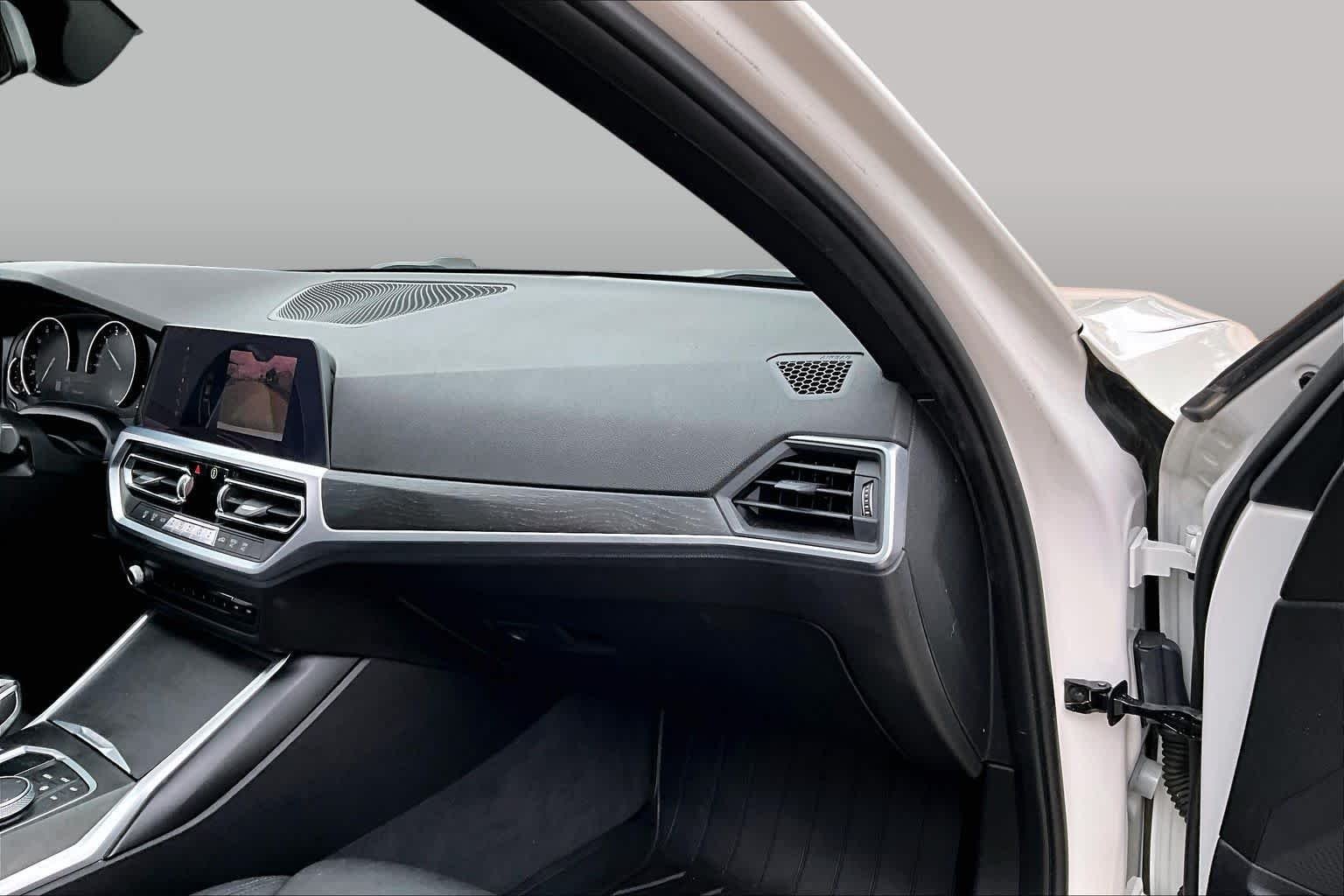 Used 2020 Alpine White BMW 330i image 18