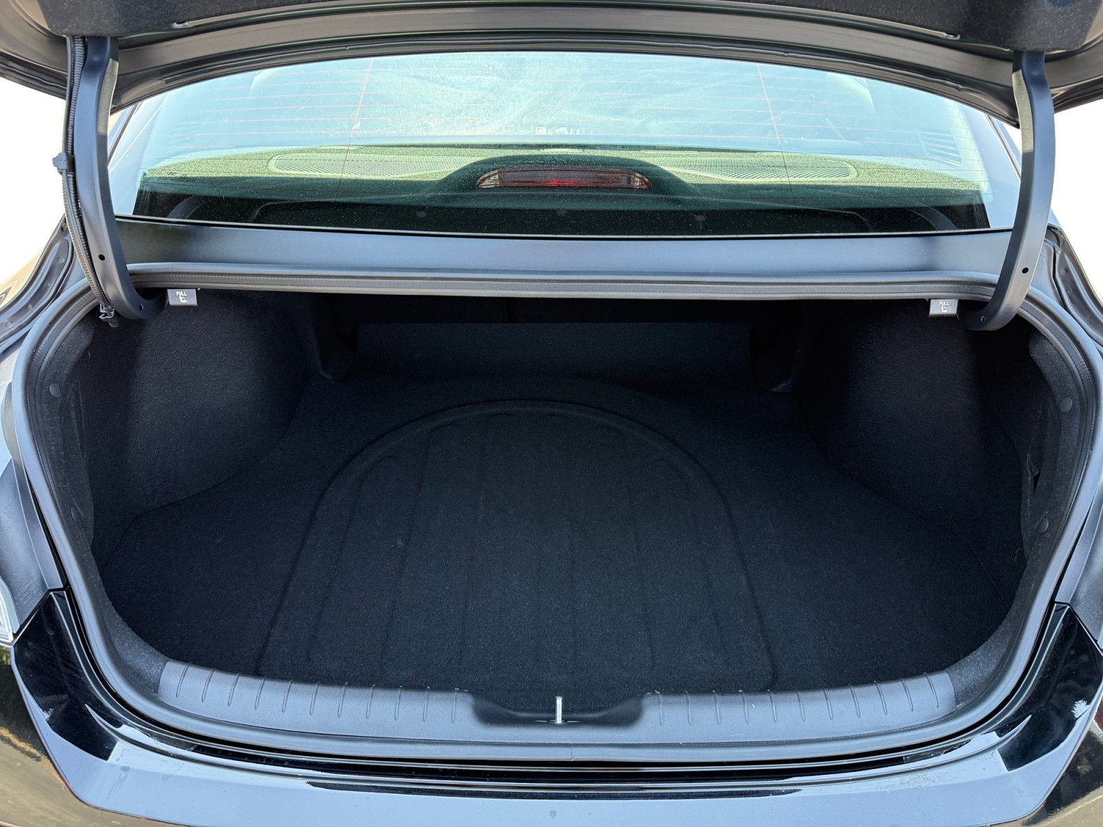 Certified Used 2025 Abyss Black Hyundai Limited image 17